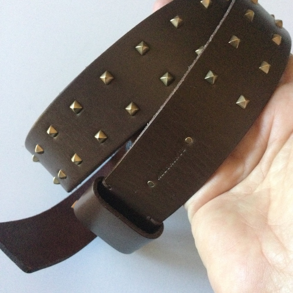 ALLSAINTS WOMENS PYRAMID STUD BELT BROWN LEATHER WITH GOLD SIZE SMALL NWOT